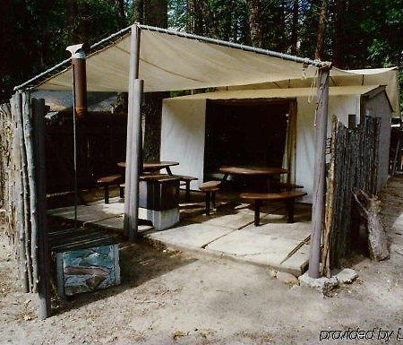 Housekeeping Camp Otel Curry Village Restoran fotoğraf